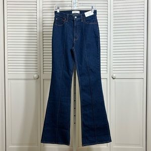 NWT Abercrombie & Fitch The Vintage Flare High Rise Jeans Size 2